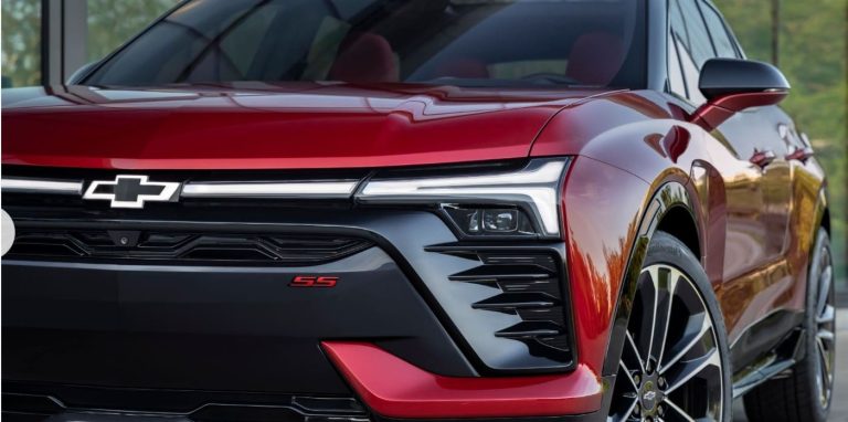 How do you charge the chevrolet blazer ev at home？
