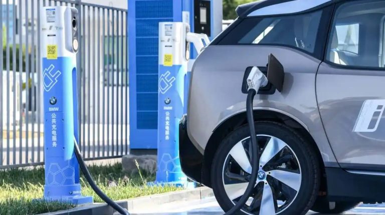 Can you charge an ev in the rain？