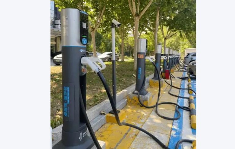 What is ev charging ？